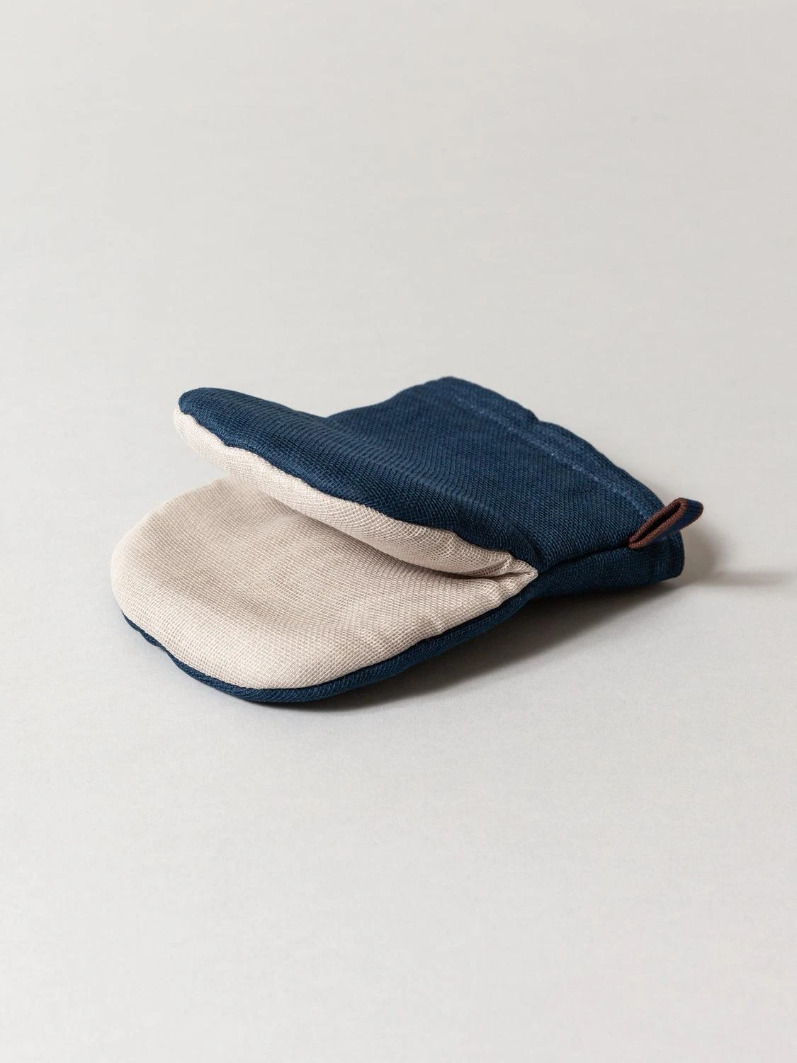 Caya Kitchen Mitt 6 Caya Kitchen Mitt - Image 4