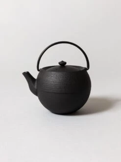 Marutama Cast Iron Teapot 11 Marutama Cast Iron Teapot -Rikumo Chushin Kobo Marutama Cast Iron Teapot L 1