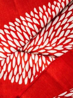 Kamawanu Tenugui - Chrysanthemum -Rikumo IFJ Holdings Kamawanu Tenugui Chrysanthemum Red 3