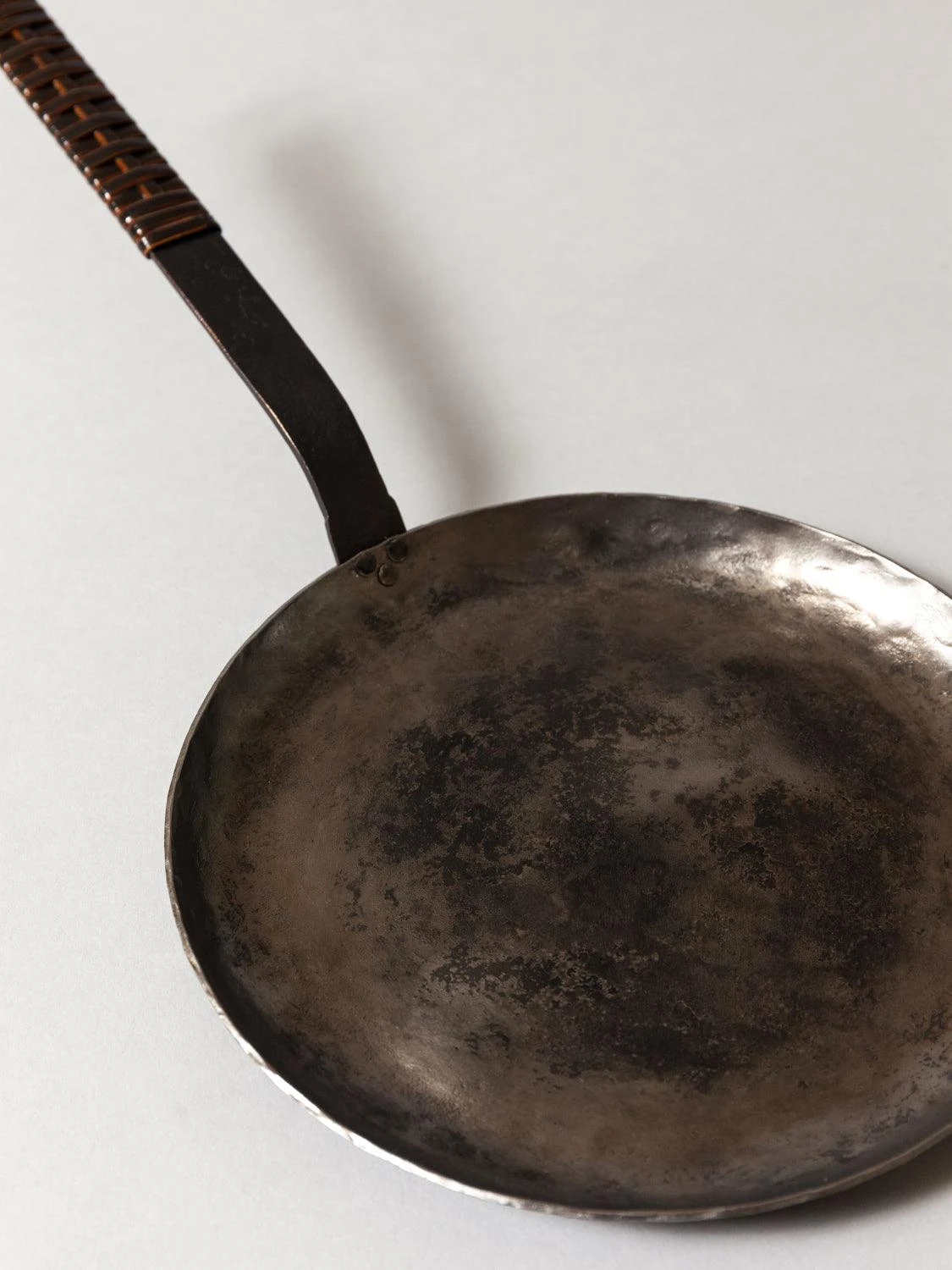 Tangetsu Tuka Iron Frying Pan 6 Tangetsu Tuka Iron Frying Pan - Image 4