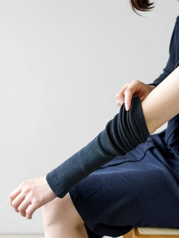 Knitwin Silk Arm Warmer 4 Knitwin Silk Arm Warmer - Image 2