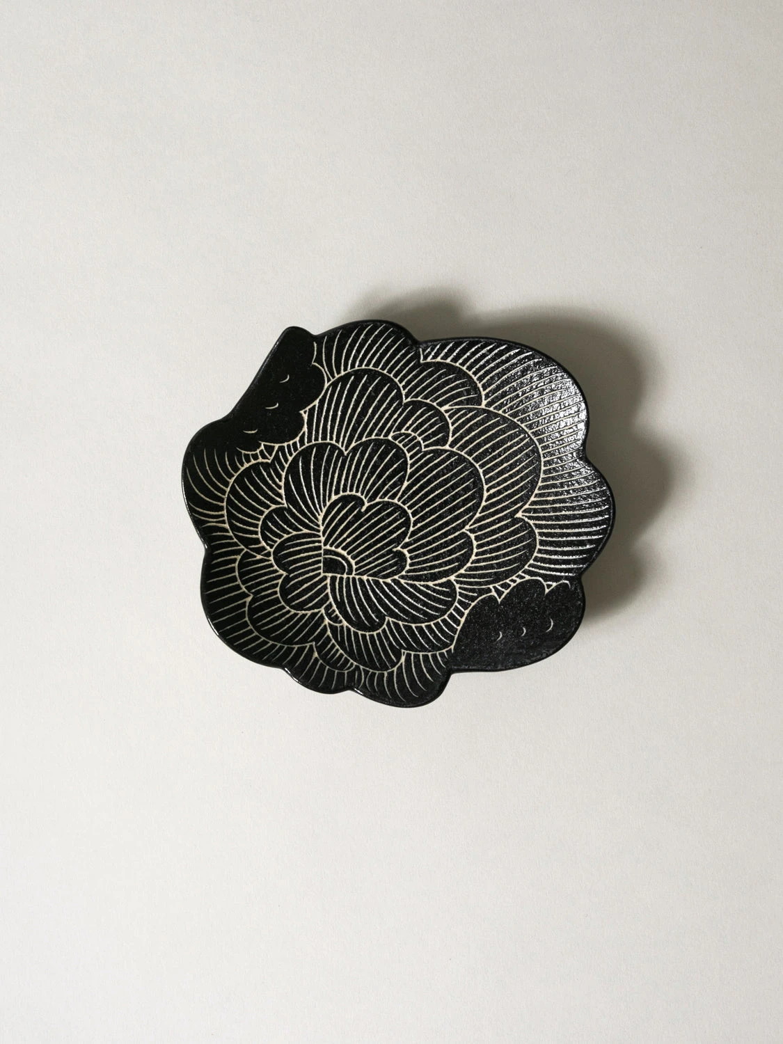 FUGA Wind Flower Plate - Black 3 FUGA Wind Flower Plate - Black