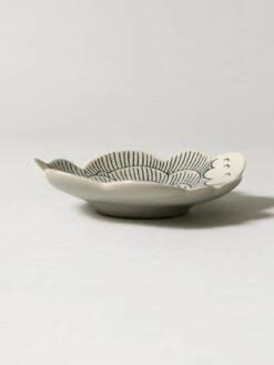 FUGA Wind Flower Plate - White 9 FUGA Wind Flower Plate - White -Rikumo Naomitu Pottery FUGA Wind Flower Plate White 3