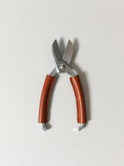 Leather Ikebana Scissors 16 Leather Ikebana Scissors -Rikumo New Nippon Functional Foods Leather Ikebana Scissors 2