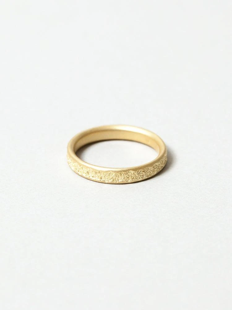 Center Cast 18K Gold Wedding Band 4 Center Cast 18K Gold Wedding Band - Image 2