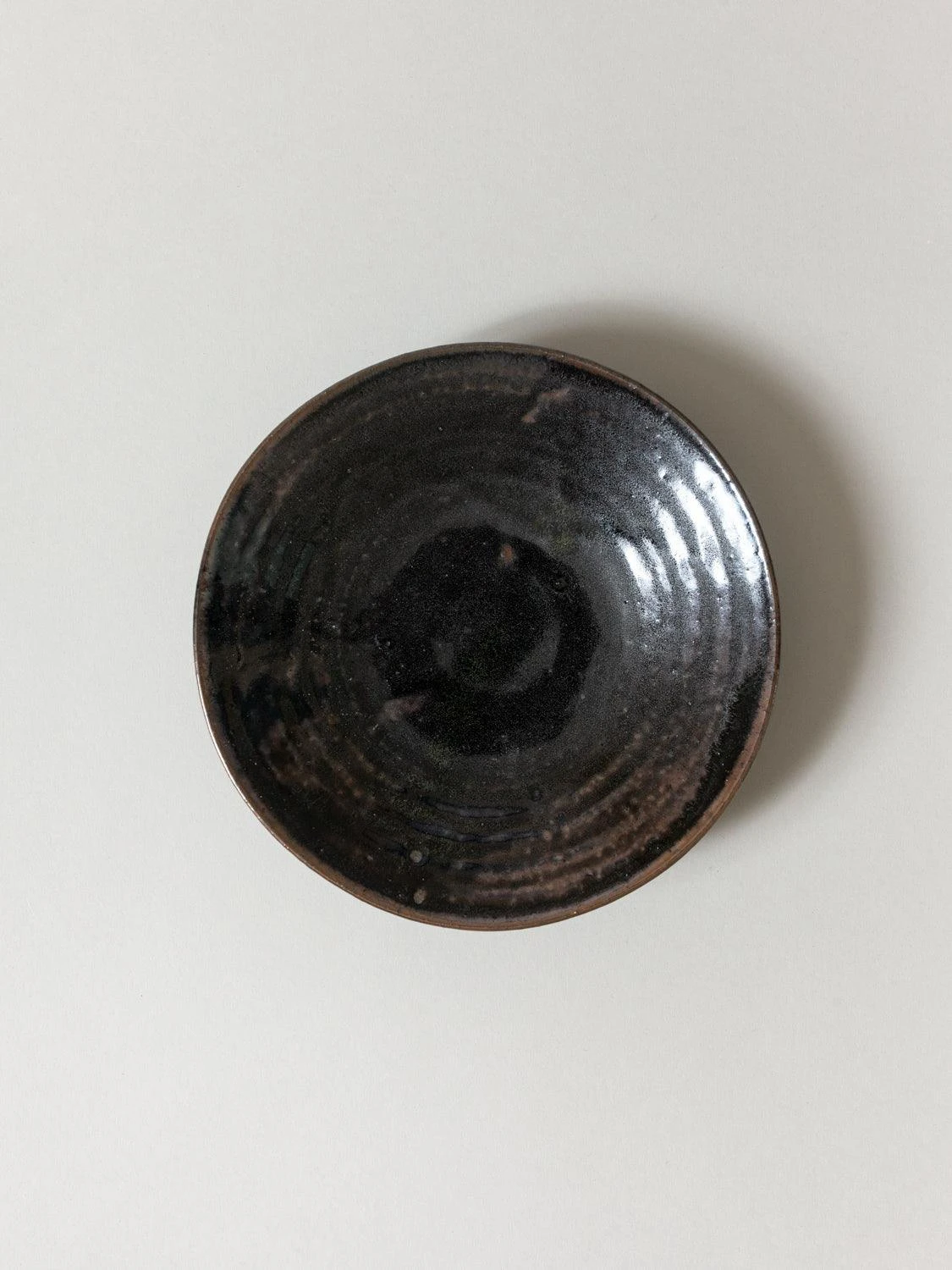 Kuro Minoyaki Plate 4 Kuro Minoyaki Plate - Image 2